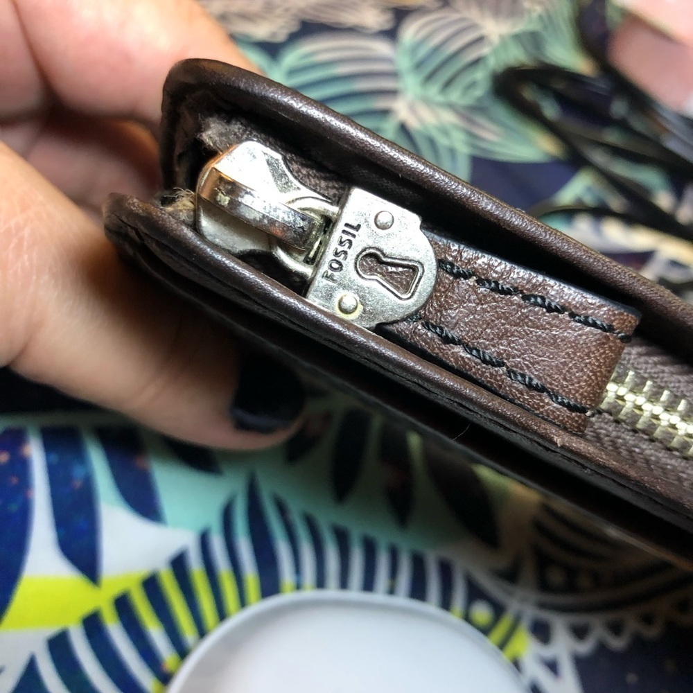 FOSSIL KeyFer Leather Wallet - Picture 7 of 9
